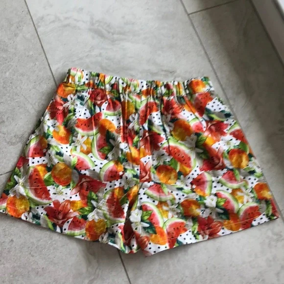 - Floral cotton shorts ruffle detail - Picture 10 of 10